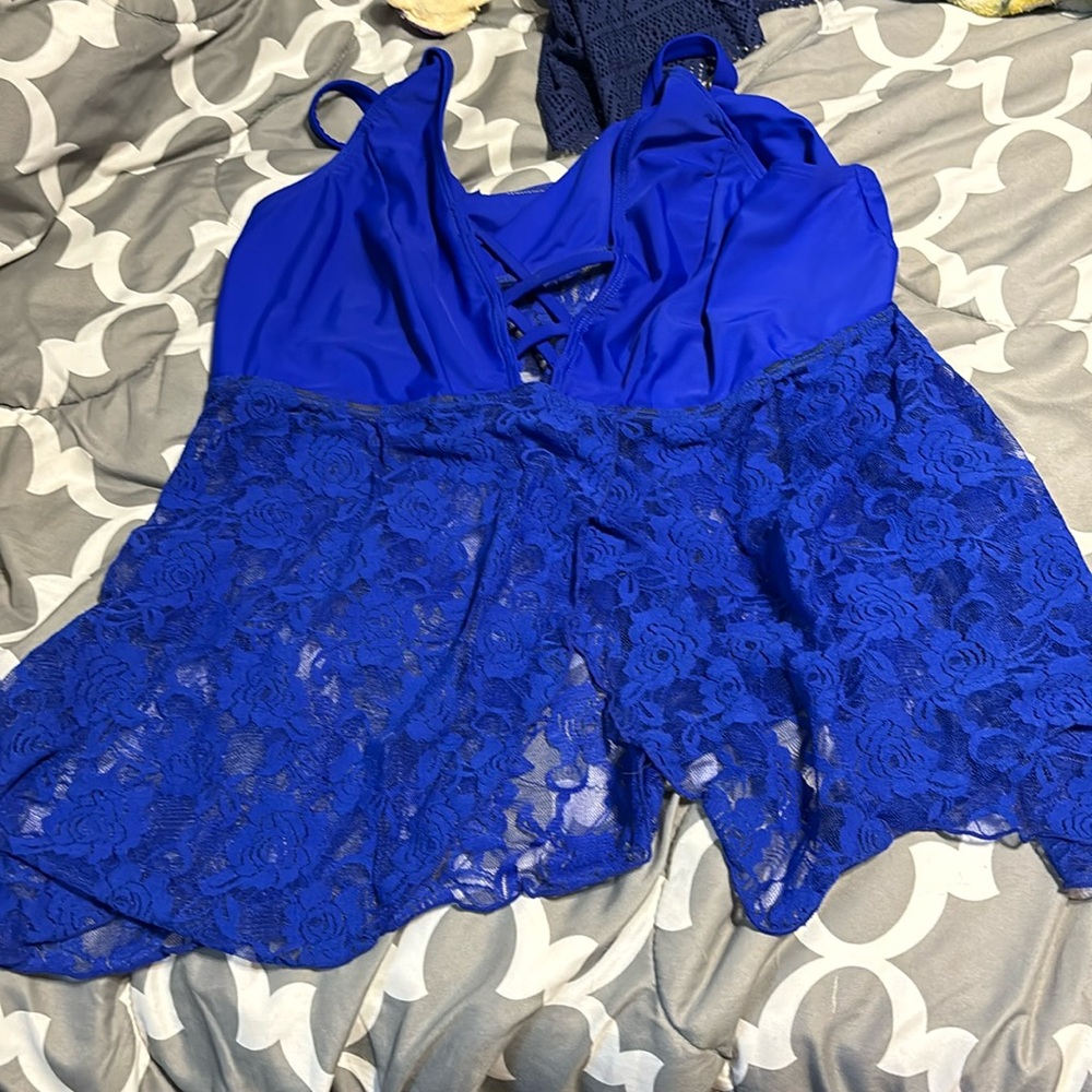 Tankini top with adjustable straps padding is removed never more